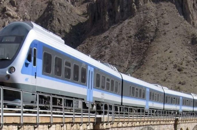 احداث قطار سریع‌السیر ،مسیرتهران به مشهدرا به حدود یک سوم کاهش می‌دهد