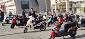 آغاز واگذاری ۱۰۰ هزار موتورسیکلت برقی در مشهد / گام شهرداری مشهد برای هوای پاک
