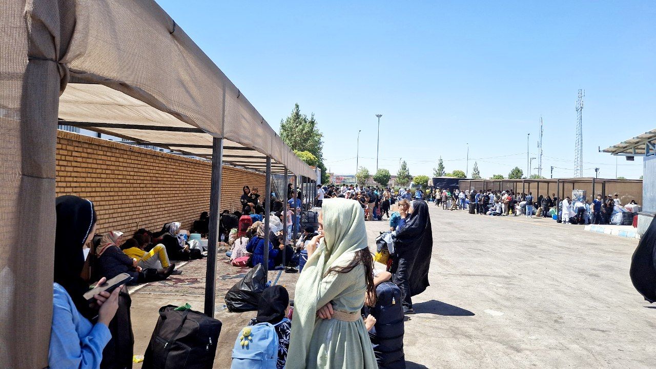 گزارش تصویری/ تسهیل روند خروج مهاجران افغانستانی غیرمجاز از مرز دوغارون