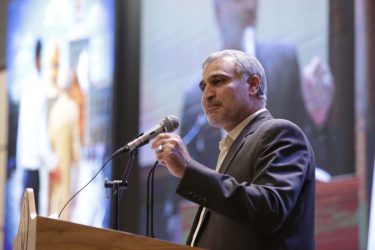 ۱۰۵۰ سالمند تحت حمایت در همایش سراسری تکریم سالمندان کمیته امداد خراسان رضوی شرکت کردند