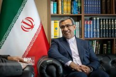تفویض اختیارات به استانداران عملی شود