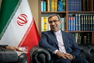 تفویض اختیارات به استانداران عملی شود