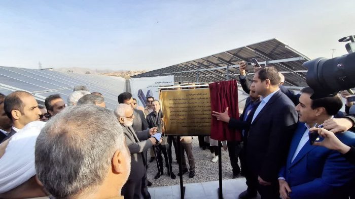 افتتاح هم‌زمان ۷ مگاوات نیروگاه خورشیدی خانگی در خراسان رضوی